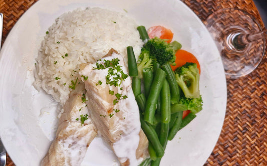 Market Fish, Jasmine Rice and Coconut Sauce with Steamed Seasonal Vegetables 370g